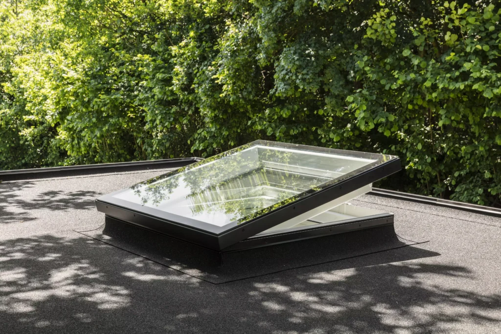 Velux lichtkoepel op garage